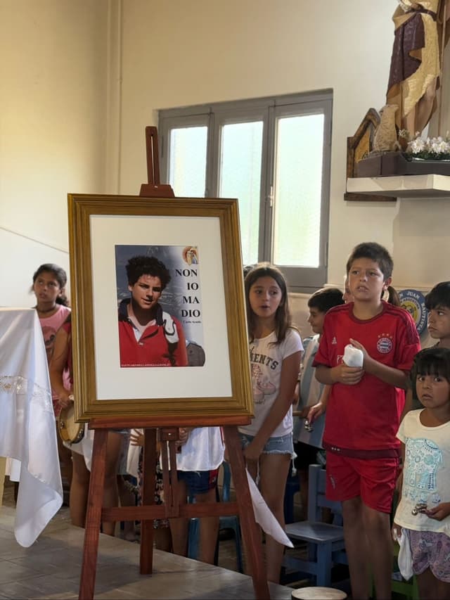 Entronización del Beato Carlo Acutis en Dolores - Merendero San Juan Bautista (foto 1)