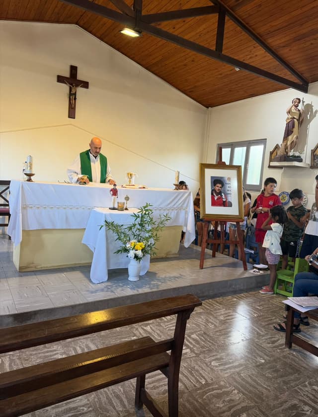 Entronización del Beato Carlo Acutis en Dolores - Merendero San Juan Bautista (foto 2)