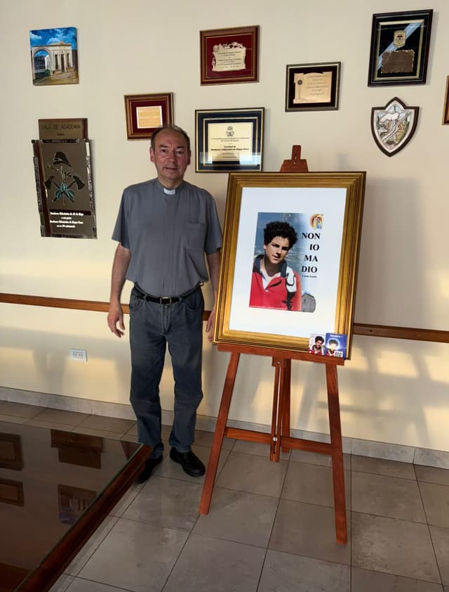 Entronización del Beato Carlo Acutis en Roque Pérez - Iglesia de Roque Pérez (foto 1)