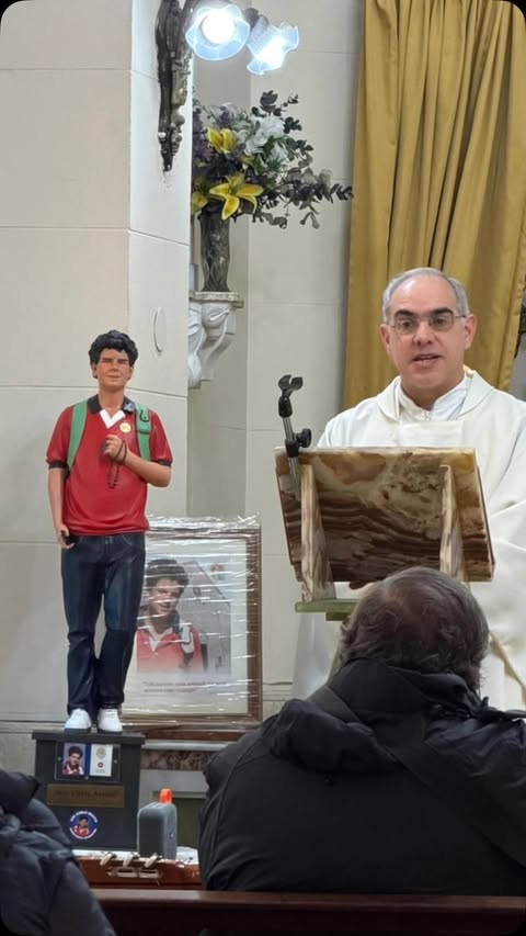Hoy la imagen peregrina de San Carlo Acutis Chascomús Argentina llegó al Hospital de Niños Sor María Ludovica de La Plat