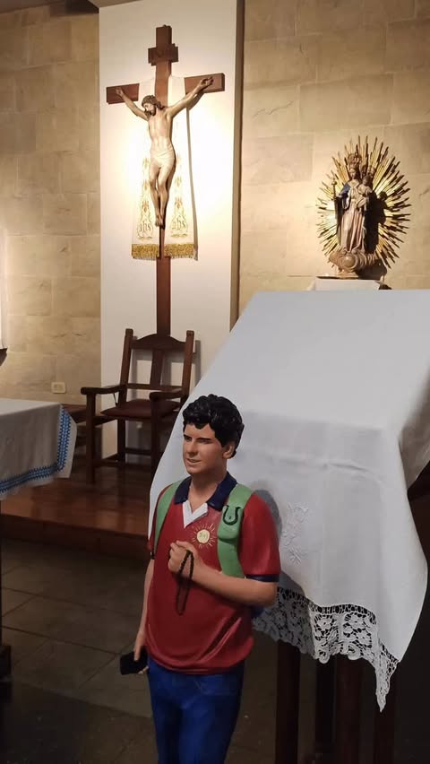 La imagen peregrina de San Carlo Acutis, en su camino de peregrinación desde Alejandro Korn hacia el Seminario de la Arq