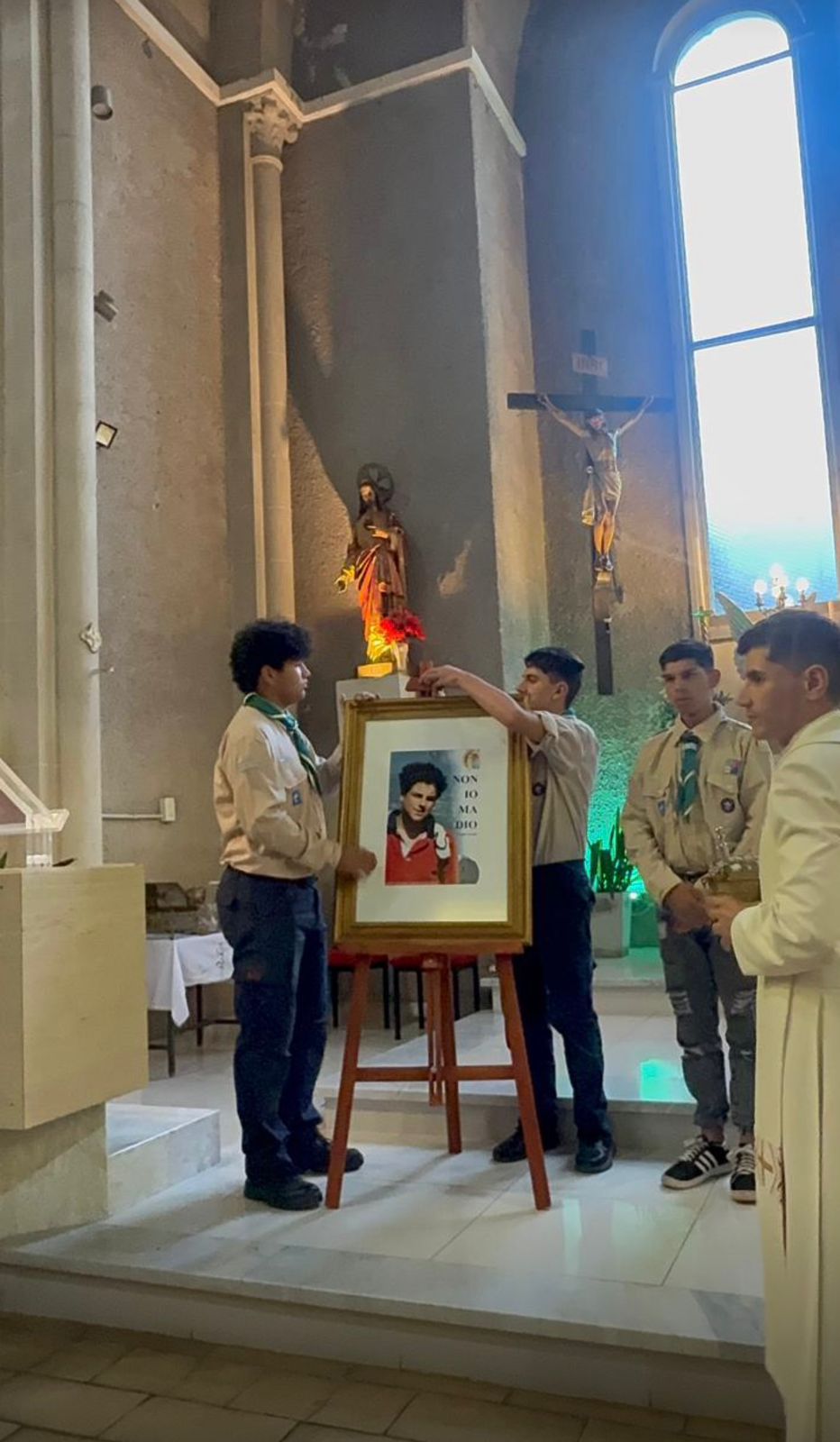 Entronización en Verónica - Iglesia de Lourdes